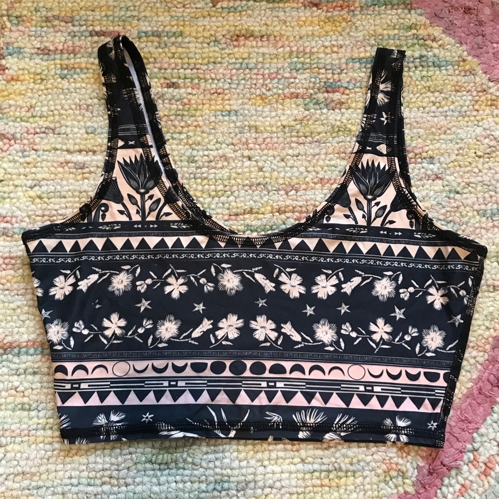 Teeki yoga top